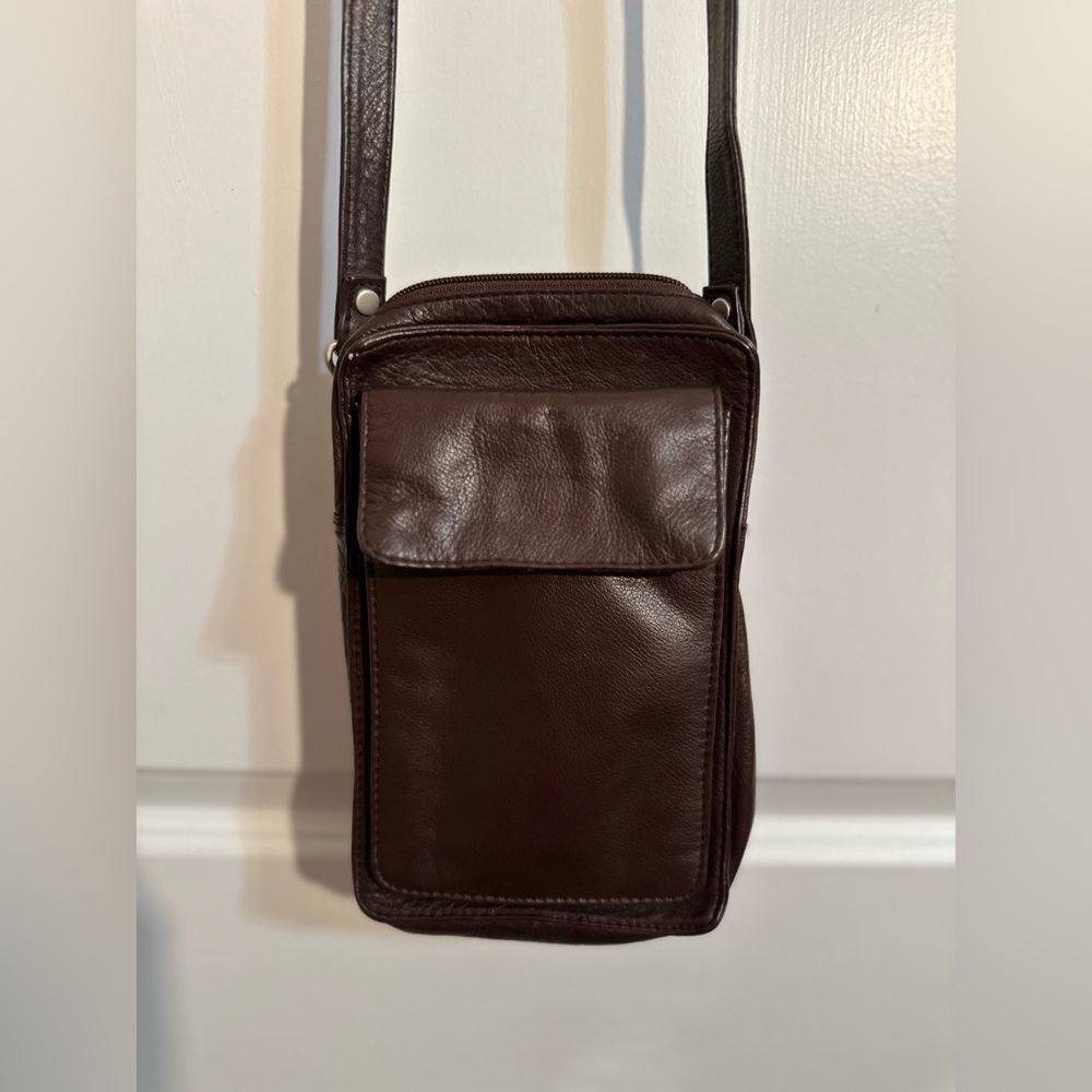Vintage Brown Fossil Leather Shoulder Bag.